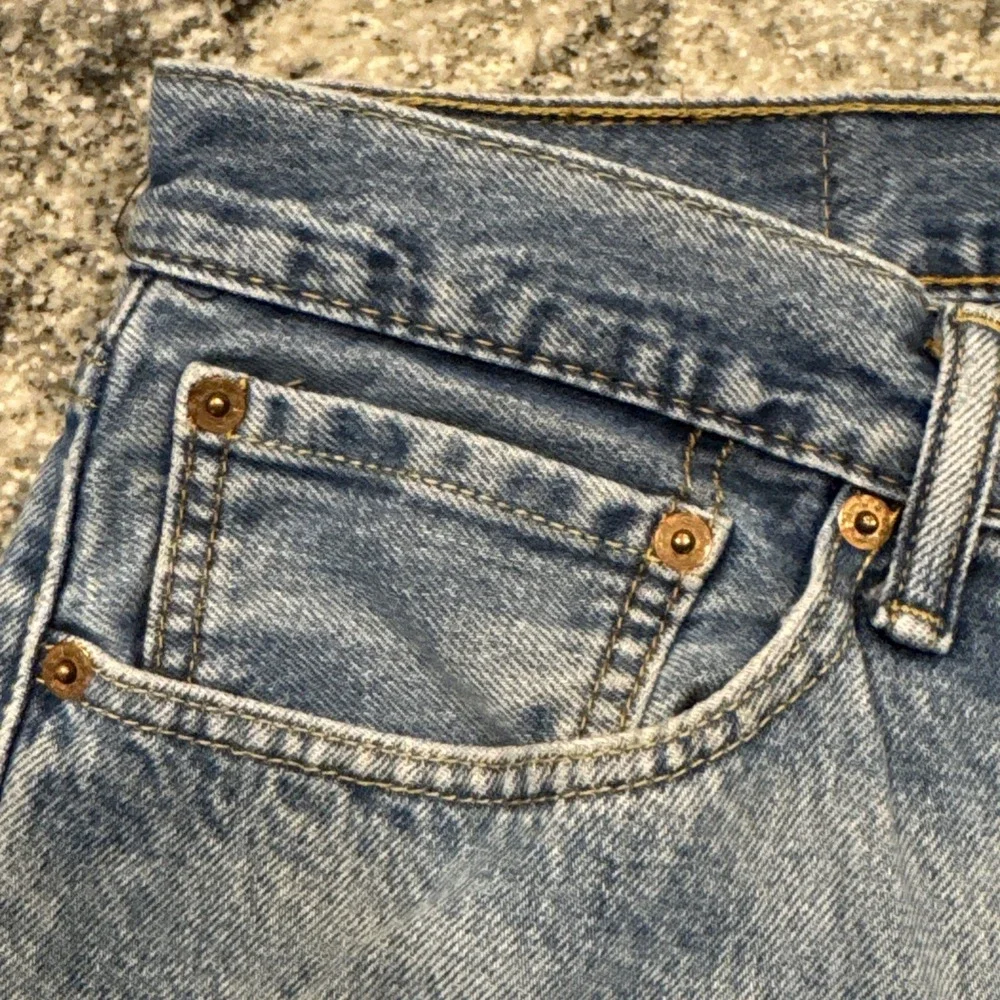 Levi's 505 Men's Light Wash Blue Denim Jeans Light Distressing Size‎ 36x32 #771